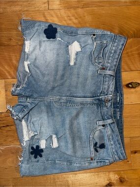 Women’s Denim Shorts - UNIQUE